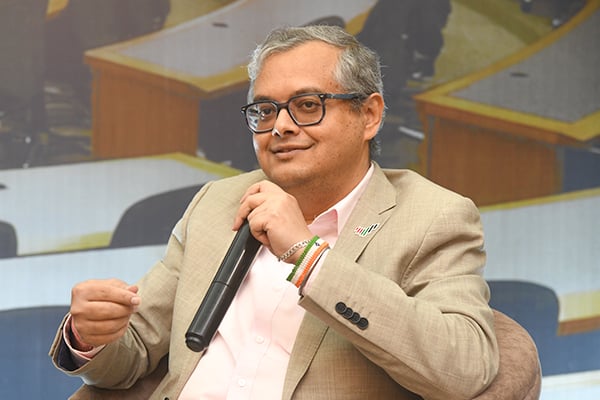 SP Jain Faculty shares leadership insights at Master Talk Delhi