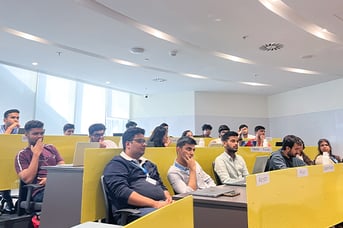 Harsh-Thakrar-Senior-Lecturer-University-of-Wollongong-30-under-30-FinTech-Leader-holds-a-lecture-for-SP-Jain-MFWM-students-1