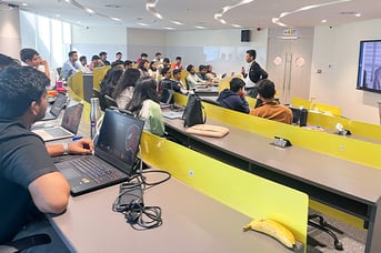Harsh-Thakrar-Senior-Lecturer-University-of-Wollongong-30-under-30-FinTech-Leader-holds-a-lecture-for-SP-Jain-MFWM-students-3