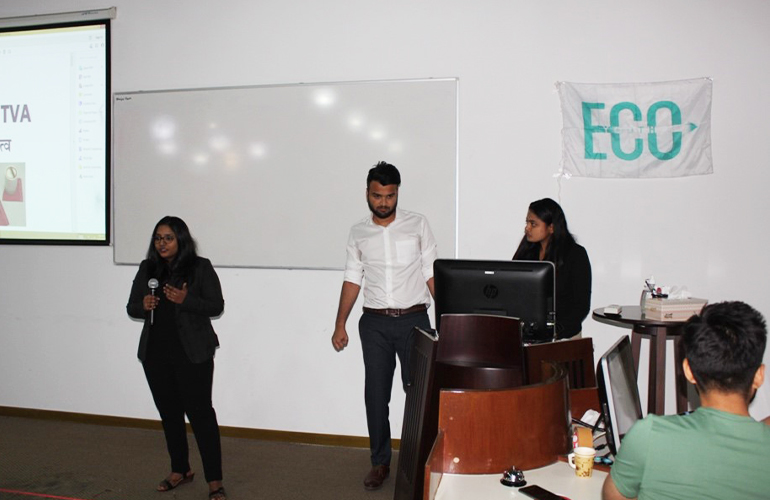 387177987-team-astitva-presenting-their-idea