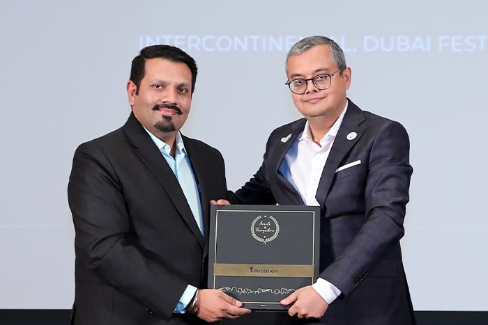 Dr Arindam Banerjee wins the ‘Education 2.0 – Outstanding Leadership Award’